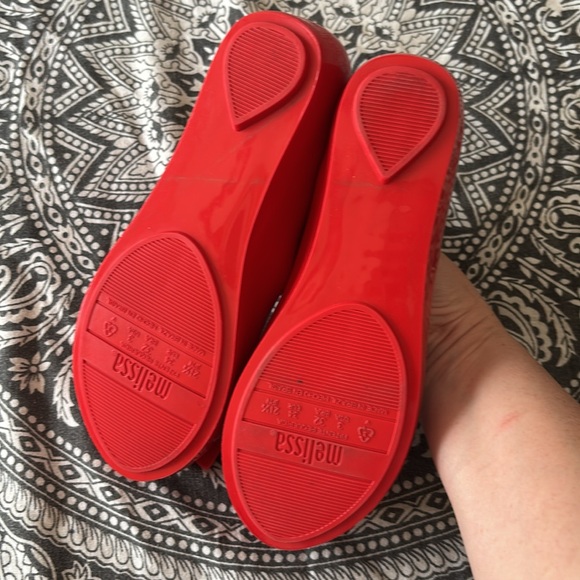 Mini Melissa x Disney girls Dumbo the Elephant red shoes - Picture 11 of 14